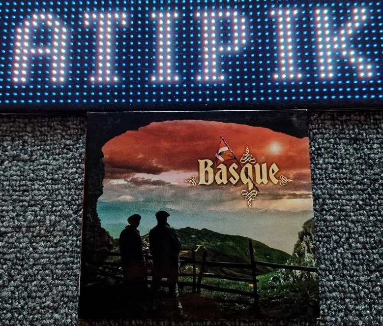 🌅 Basque - Trésor musical Ultra Rare de 22 ans, joyau du Pays Basque ! 🎶